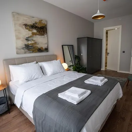 Prime Getaway Luxurious 2br Apt, Perfect Апартаменты Стамбул