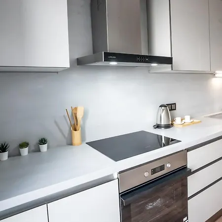 Апартаменты Prime Getaway Luxurious 2br Apt, Perfect *