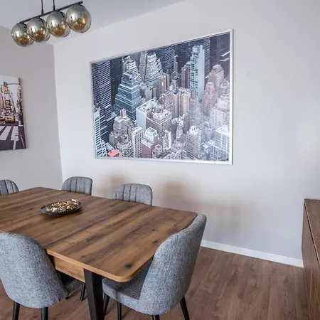Prime Getaway Luxurious 2br Apt, Perfect