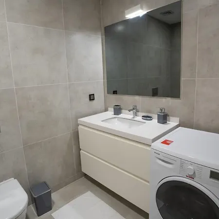 Апартаменты Prime Getaway Luxurious 2br Apt, Perfect *