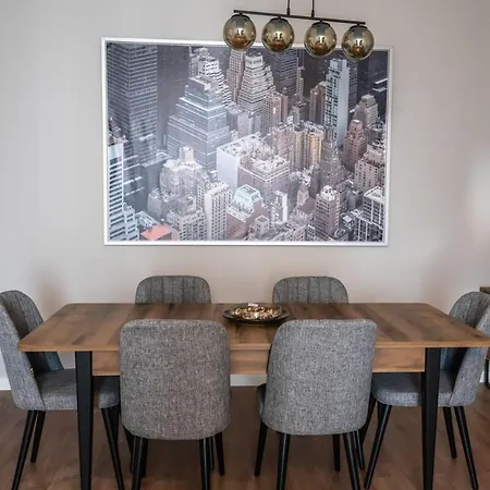 Апартаменты Prime Getaway Luxurious 2br Apt, Perfect Стамбул